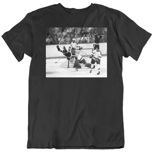 Bobby Orr Classic Score and Soar Famous Photo Boston Hockey Fan v2 T Shirt - 250201193