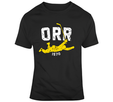 Load image into Gallery viewer, Bobby Orr Score And Soar Distressed Boston Hockey Fan T Shirt - 3587302294