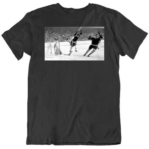 Bobby Orr Classic Score and Soar Famous Photo Boston Hockey Fan T Shirt - 7771703075