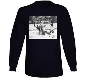 Bobby Orr Classic Score and Soar Famous Photo Boston Hockey Fan v2 T Shirt - image_3f720bb6-a893-493c-abf8-a69912efde2c